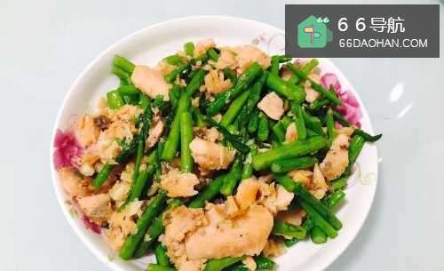 烟熏三文鱼炒芦笋的做法!烟熏三文鱼的吃法!