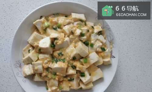 盐蛋豆腐的做法