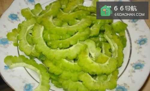 苦瓜炒牛肉的家常做法,传统又经典的菜式