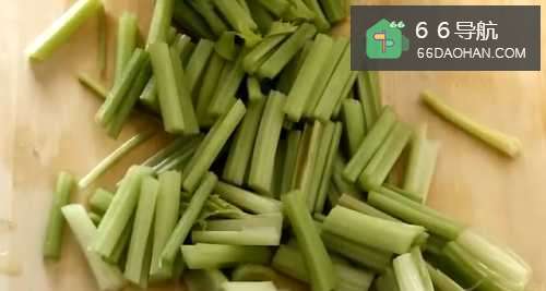 家常菜芹菜粉条肉,方法简单易学