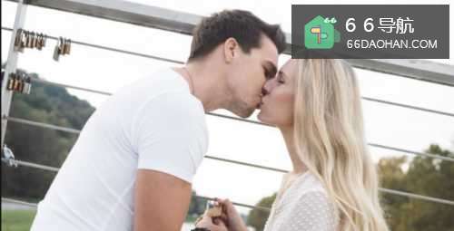 情侣谈恋爱如何避免太粘人?