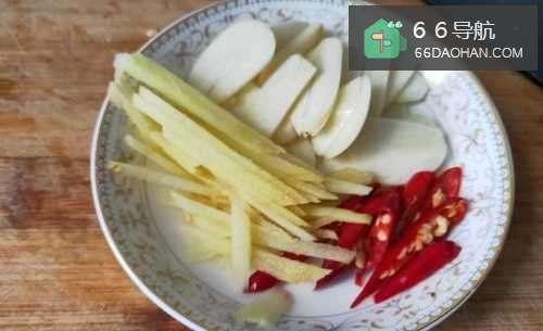 清脆爽口的荷兰豆炒腊肠