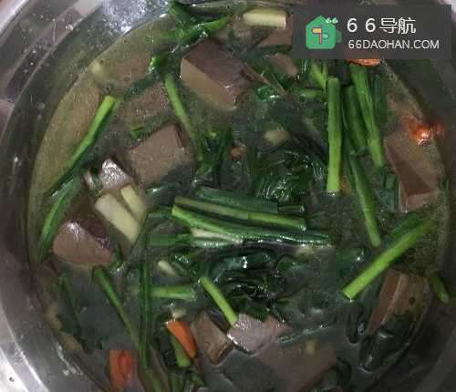猪红煮韭菜汤怎么做简单好吃?