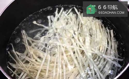 怎样做出家常菜系列之小葱拌面