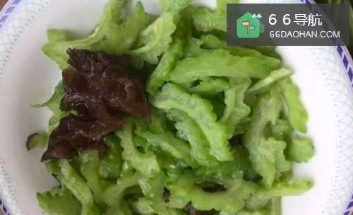 凉拌苦瓜、木耳----夏季的家常菜
