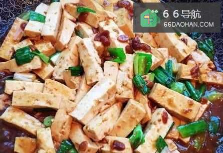 青蒜炒豆腐 的制作方法,三分钟包你学会!