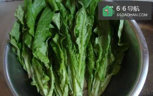 怎么样处理家常菜花生油炒莴笋叶？