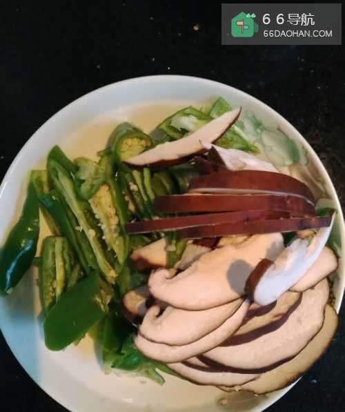 简易家常菜—香菇青椒炒腐竹