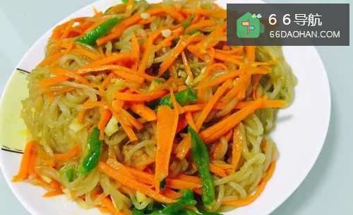 胡萝卜素炒粉条的做法——小白学做菜！