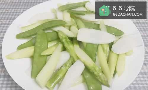 炒三鲜(芦笋淮山豌豆)的做法