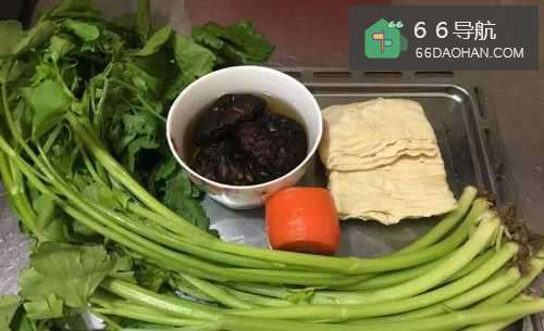 怎样做出家常菜系列之香菇炒芹菜