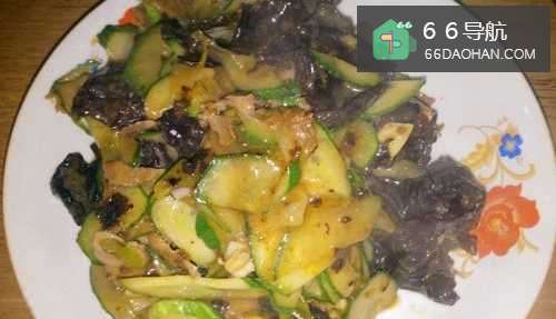 家常菜木耳黄瓜炒肉做法