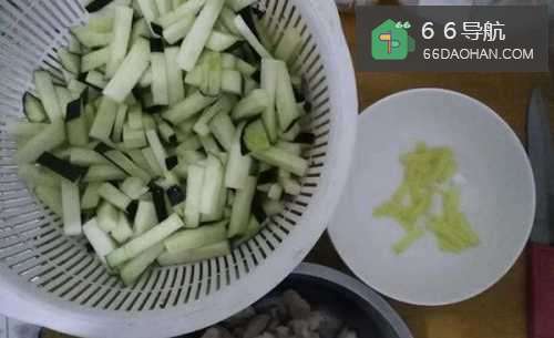 茄子炒肉的简单做法