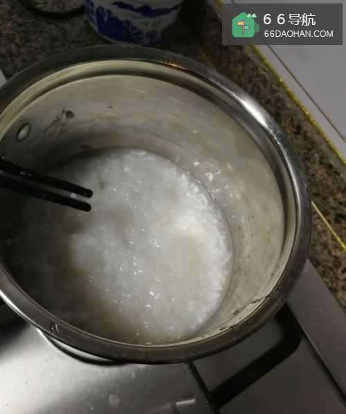 宝宝吃的葱花瘦肉粥2