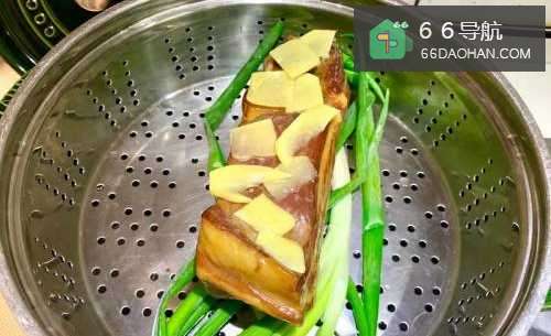 怎样做出家常菜系列之大蒜炒腊肉