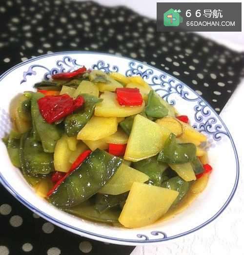 梅豆炖土豆辣椒