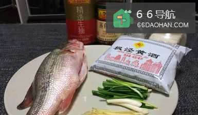 清蒸鲈鱼趴着怎么改刀