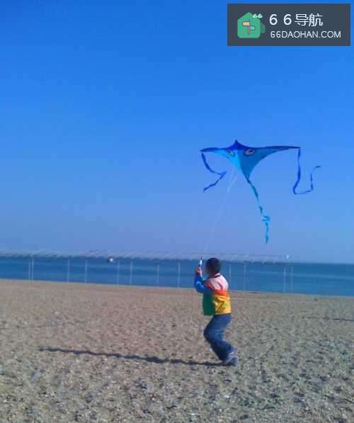 孩子怎样玩的尽兴--放风筝6