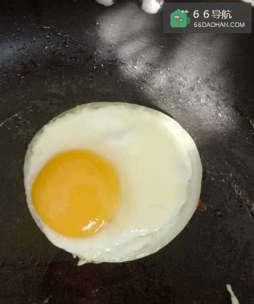 宝宝辅食—营养洋葱蛋饼