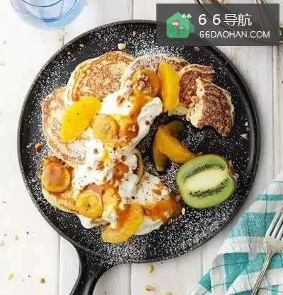 松饼配香蕉太妃甜酱做法