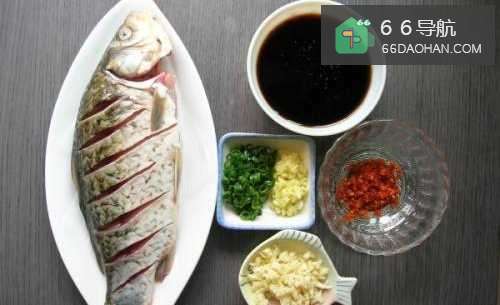 【干烧酸辣鲫鱼】简单做法