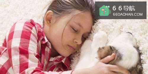 孩子睡觉不愿意关灯怎么办