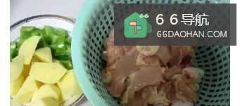 低脂肪高营养的香辣土豆鸡块,好吃到忘不了