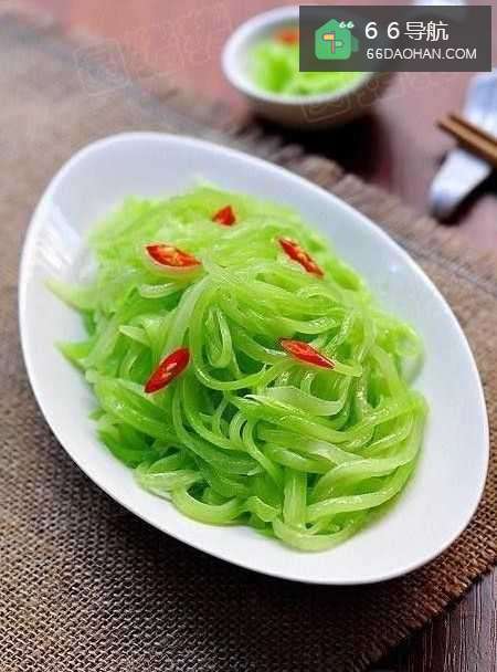 清炒莴笋丝的做法。