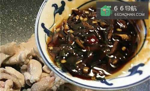 如何做酱炒塔香鸡胸肉