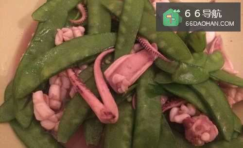 荷兰豆炒鲜鱿鱼的家常做法