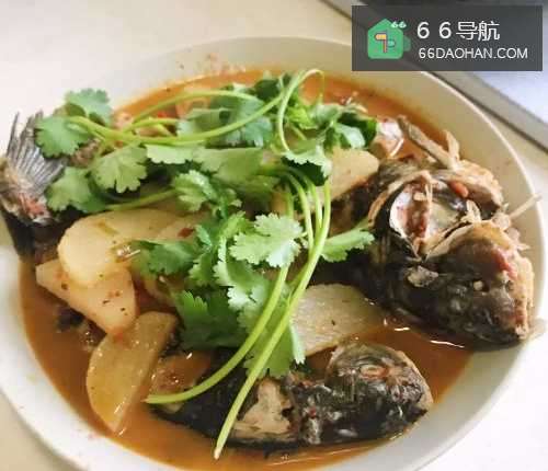 酸辣鲫鱼萝卜汤的做法——夏天没胃口吃什么?