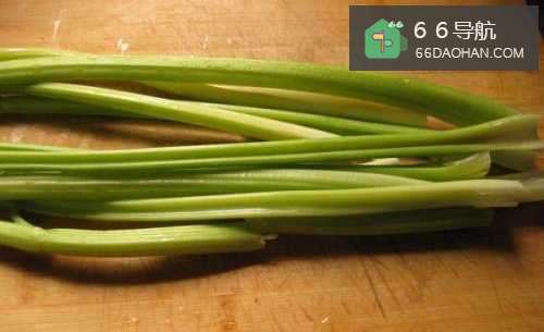 【豆皮炒芹菜】简单做法