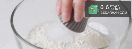 小甜品甜甜圈的做法