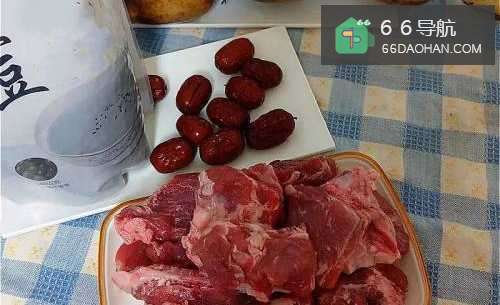 怎样做出家常菜系列之莲藕排骨黑豆汤