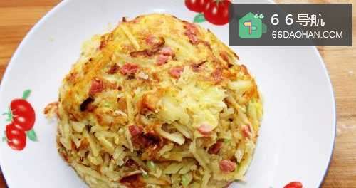 鸡蛋香肠葱花土豆饼