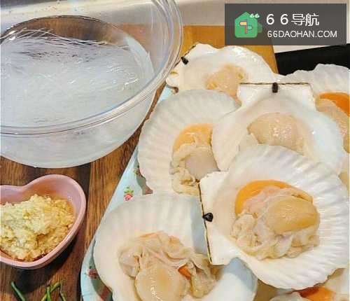 怎样做出家常菜系列之蒜蓉粉丝蒸扇贝