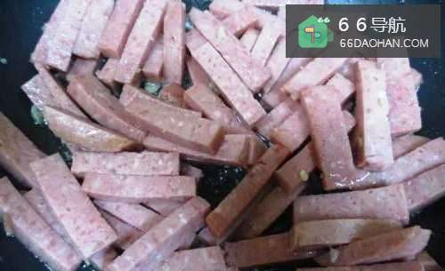 怎样做出家常菜系列午餐肉炒苦瓜