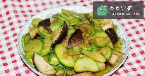 香菇炒西葫芦的家常做法