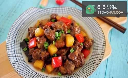 土豆红烧排骨的做法