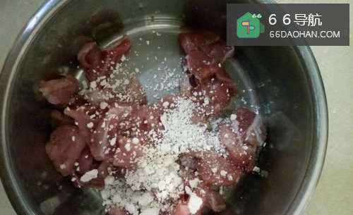 一起来做一份好吃的西红柿瘦肉豆腐汤