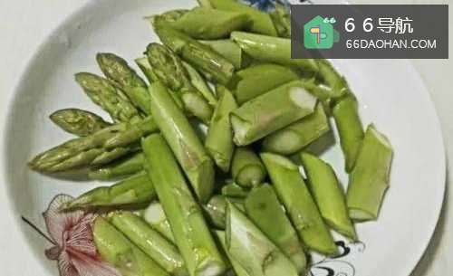 如何做芦笋炒口蘑