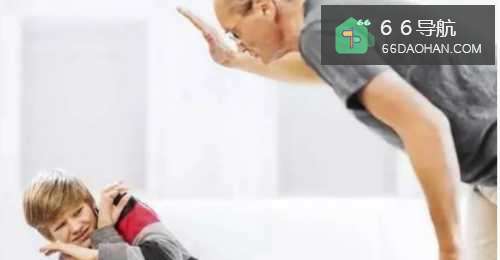 ，有些父母会打孩子呢，就因为不听话？