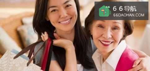 女人不可以再婆婆面前做何种事情？
