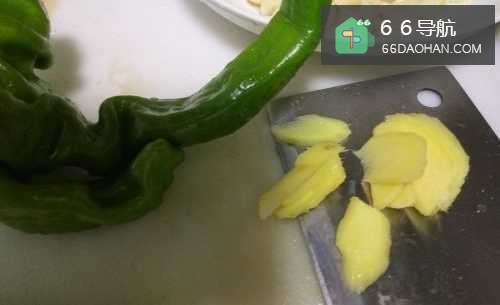 小炒鸡腿肉的做法