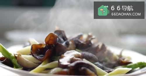 芦笋香菇黑木耳小炒