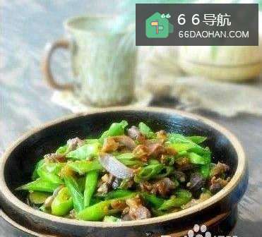 家常菜；青椒炒鸭胗做法图解