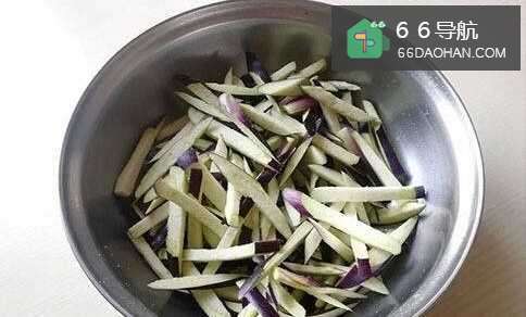 超级下饭的尖椒肉沫茄子