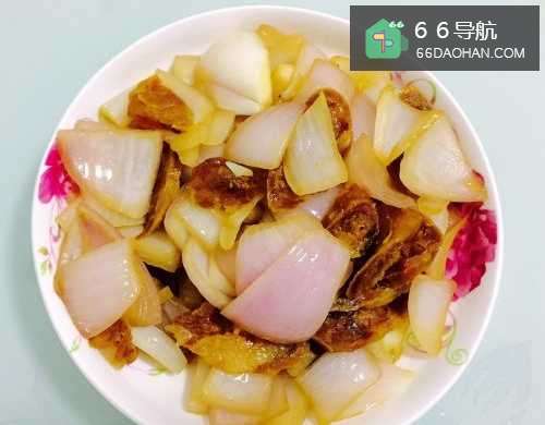 腊肠炒洋葱的家常做法——洋葱怎么样做好吃？