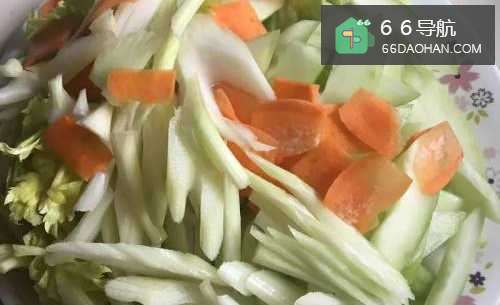 如何处理出家常菜系列之黃瓜炒西芹