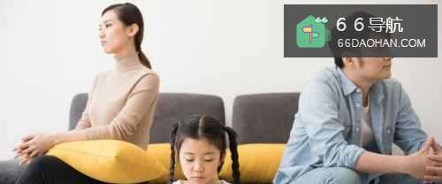离婚以后孩子跟父亲好还是跟母亲好？